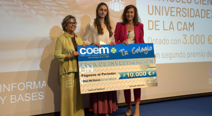 La Comisión Científica entrega sus premios y la beca de investigación